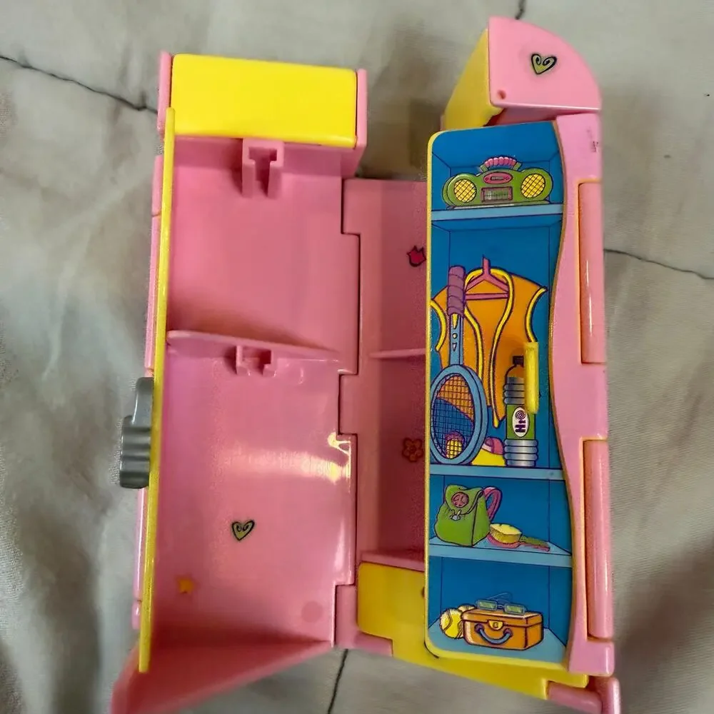 Vintage Fashion Polly Pocket Shani School Cool Pink Yellow Locker Mattel 1999